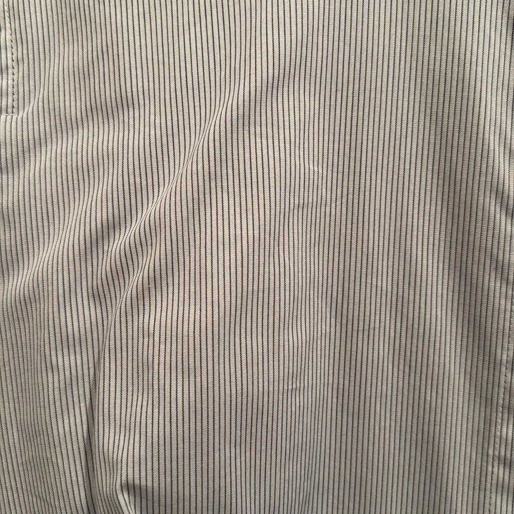 BRAND NEW: Tailored Fit Banana Republic Button Down - Picture 4 of 5
